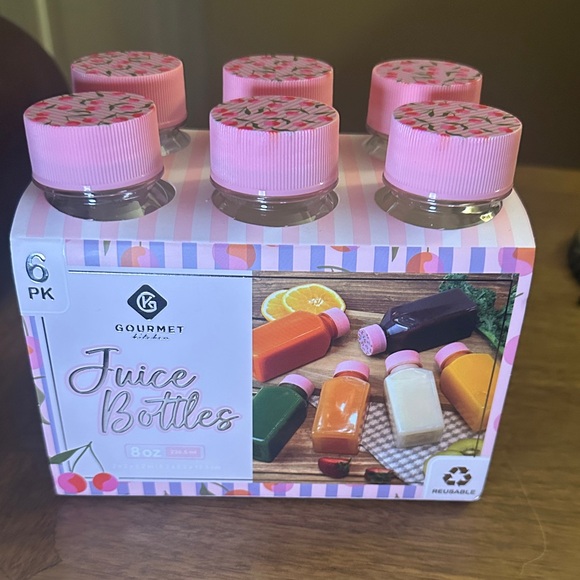 gourmet kitchen Other - Gourmet Kitchen 6 pack of 8oz juice bottles